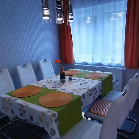 Alfa Apartman Sarvar Bilik gambar