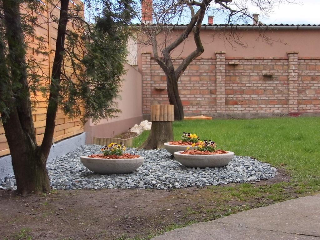 Alfa Apartman Sarvar Bilik gambar